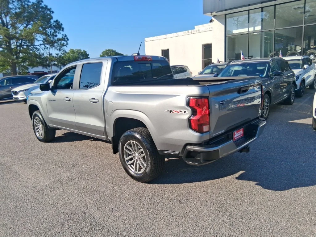 Used 2024 Gray Chevrolet LT image 3