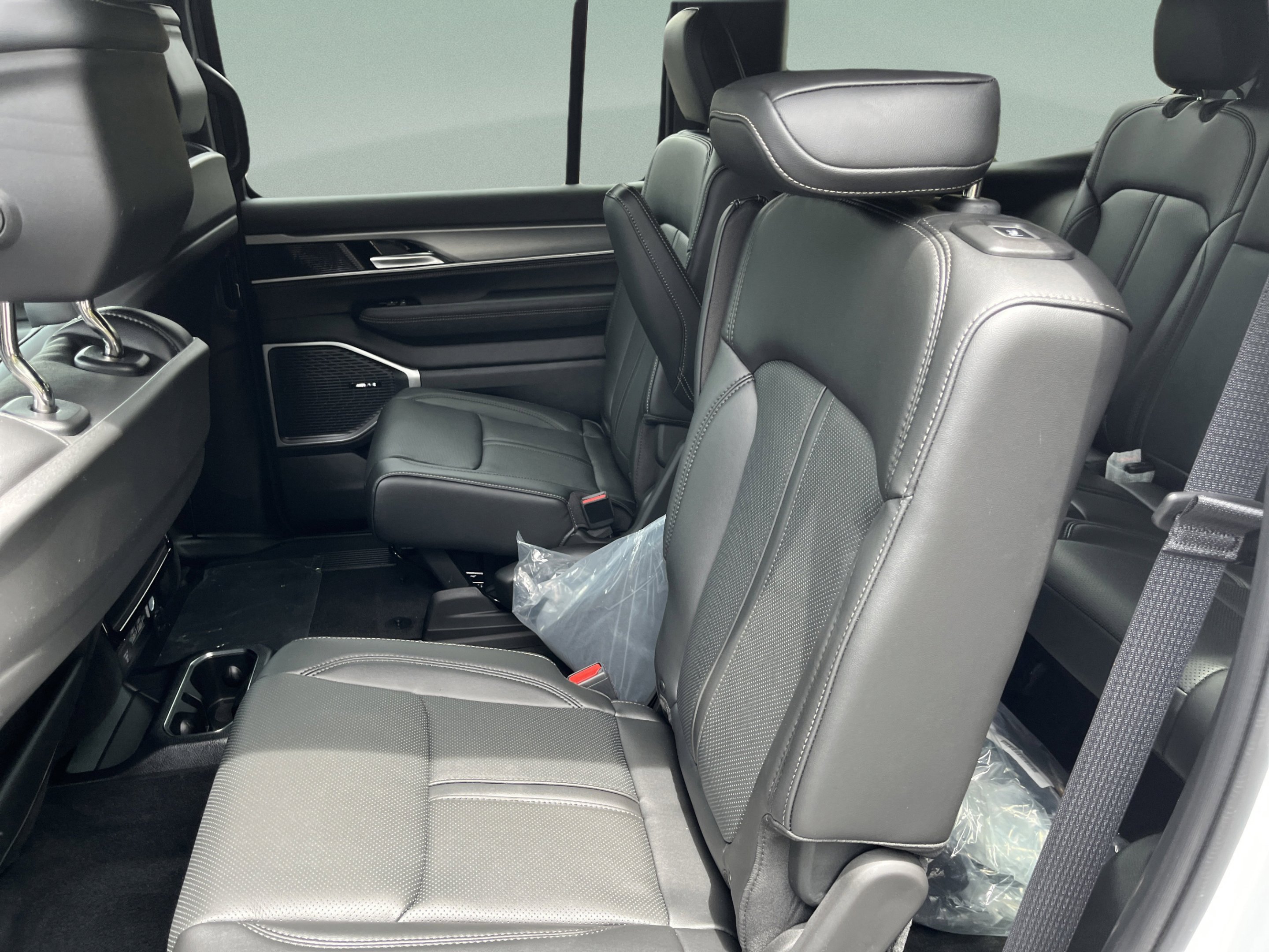 New 2026 Bright White Clearcoat Jeep  image 10