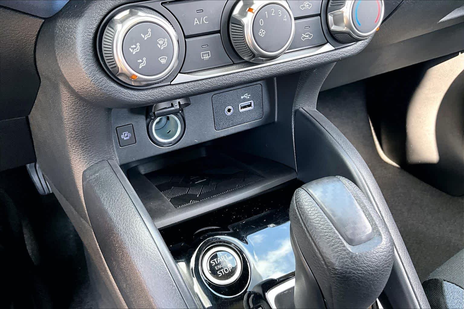 Used 2025 Brilliant Silver Metallic Nissan SV image 31