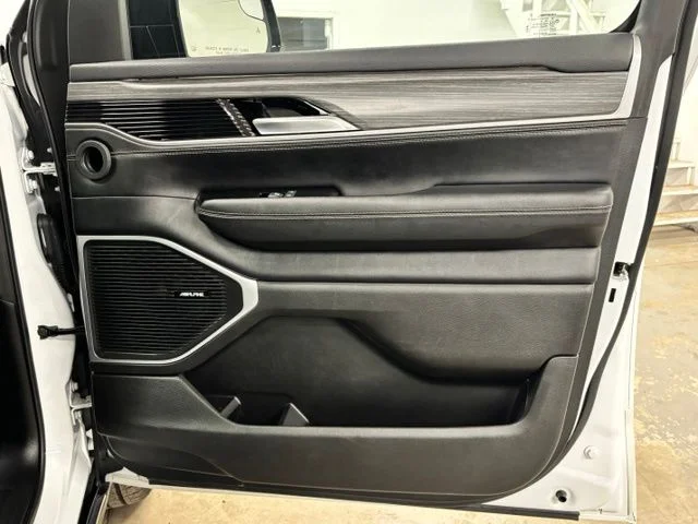 Used 2024 White Jeep Series II image 22