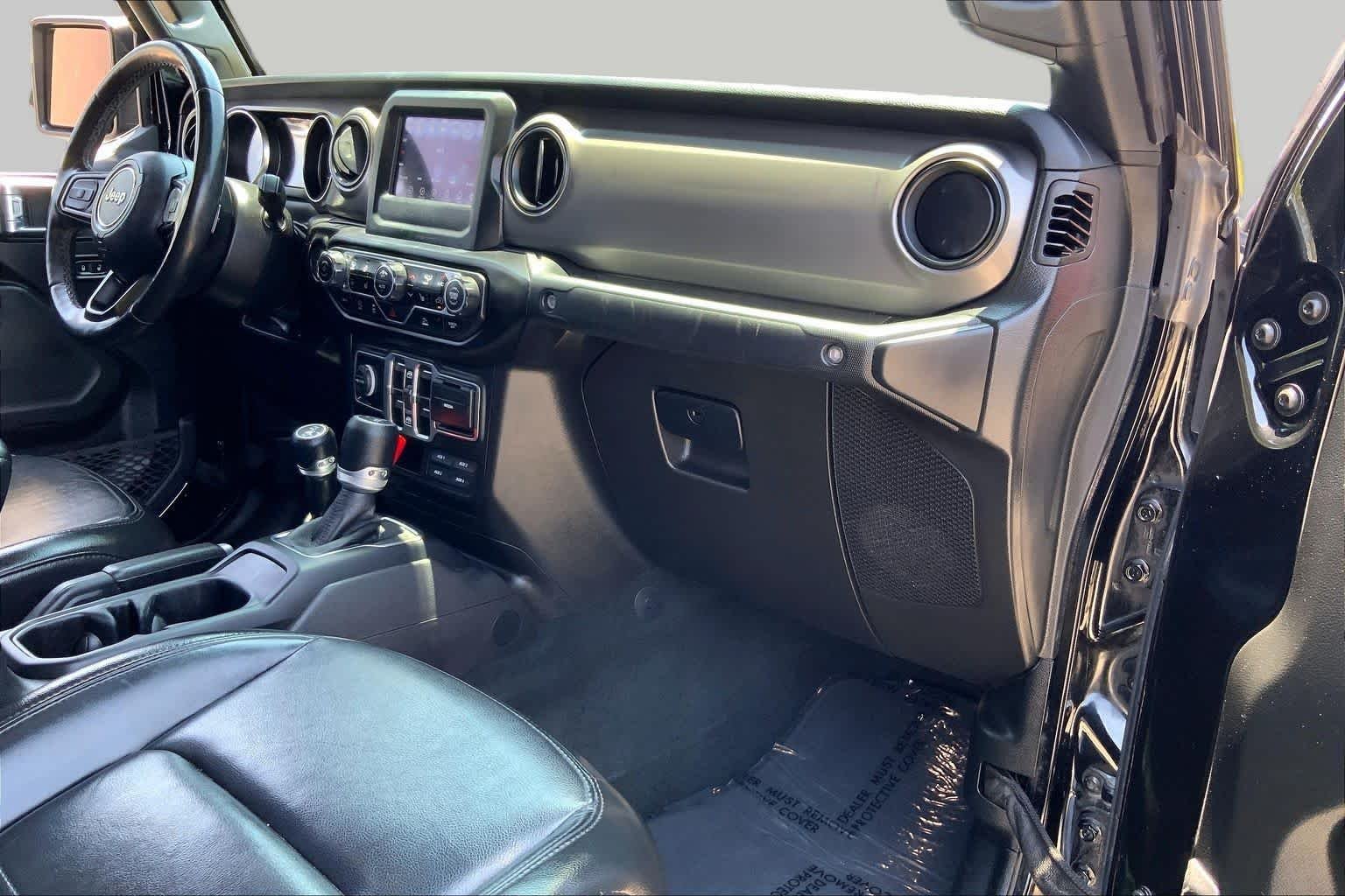 Used 2022 Black Clearcoat Jeep Texas Trail image 17