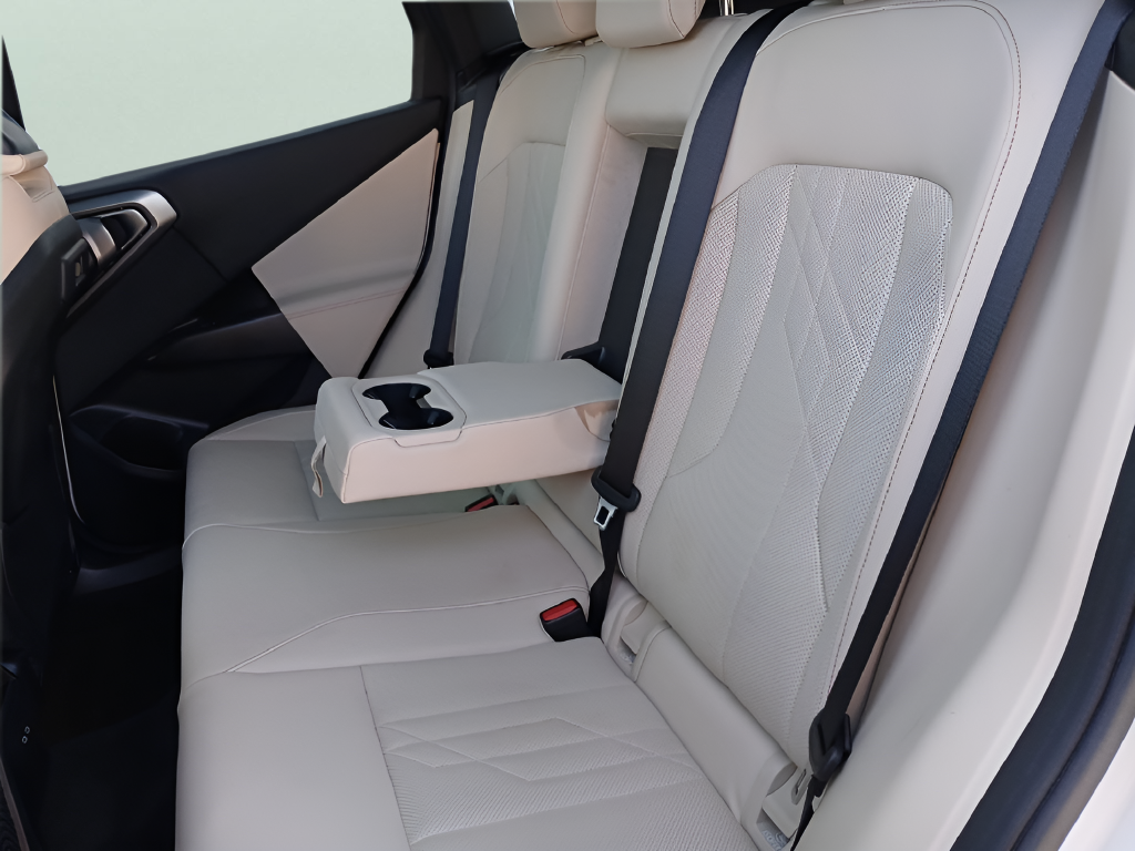 Used 2026 White BMW 30 xDrive image 28