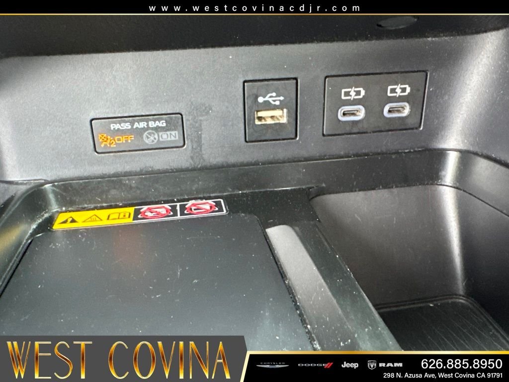 Used 2025  Toyota LE image 27