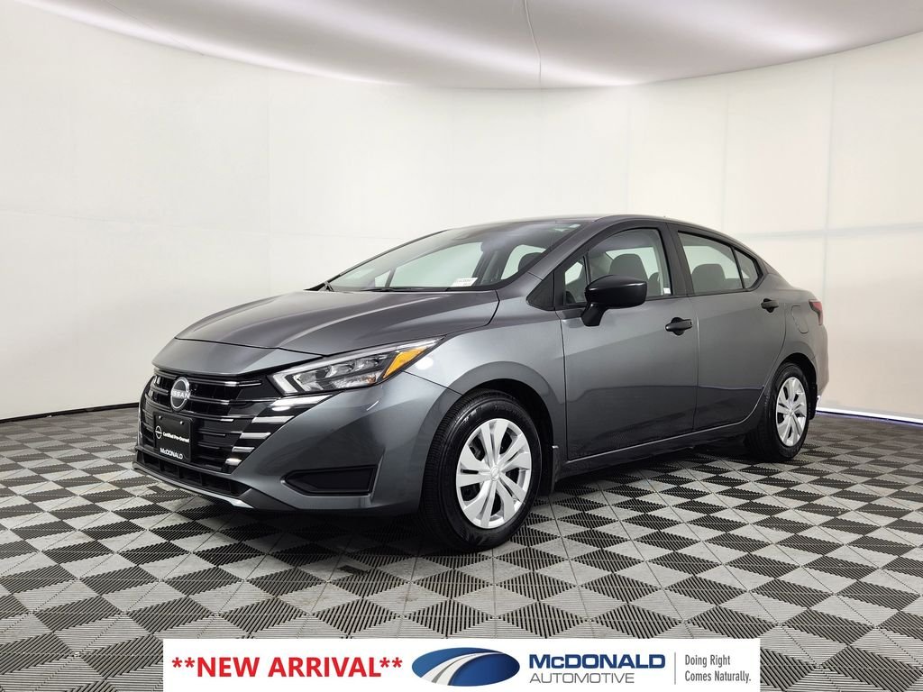 2025 Nissan Versa 1.6 S CVT's photo