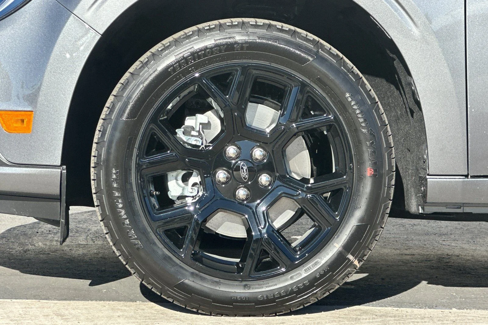 New 2026 Carbonized Gray Metallic Ford Lobo™ image 23