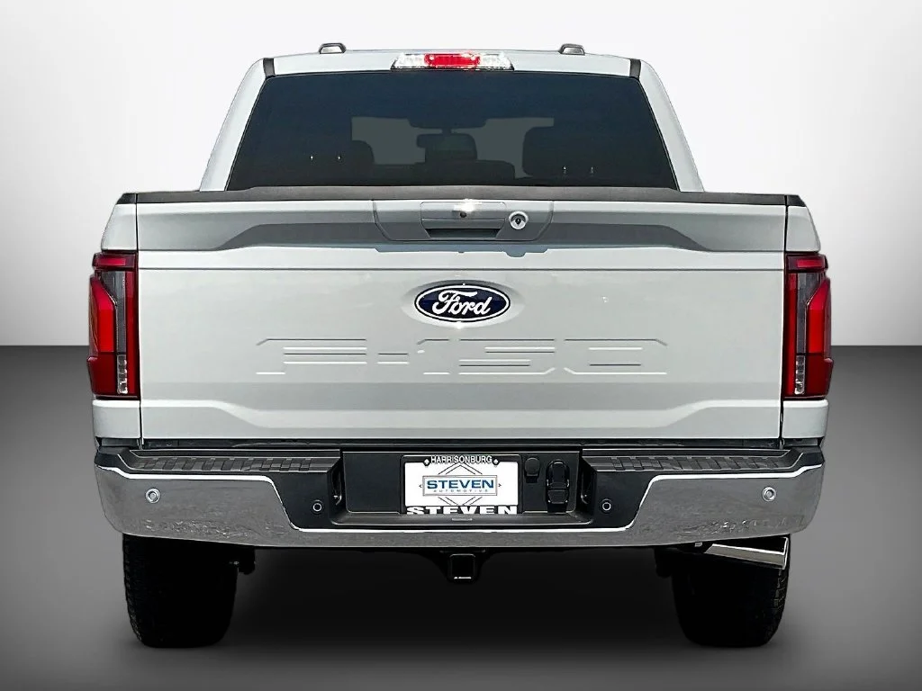 New 2026 Avalanche Ford Lariat® image 4