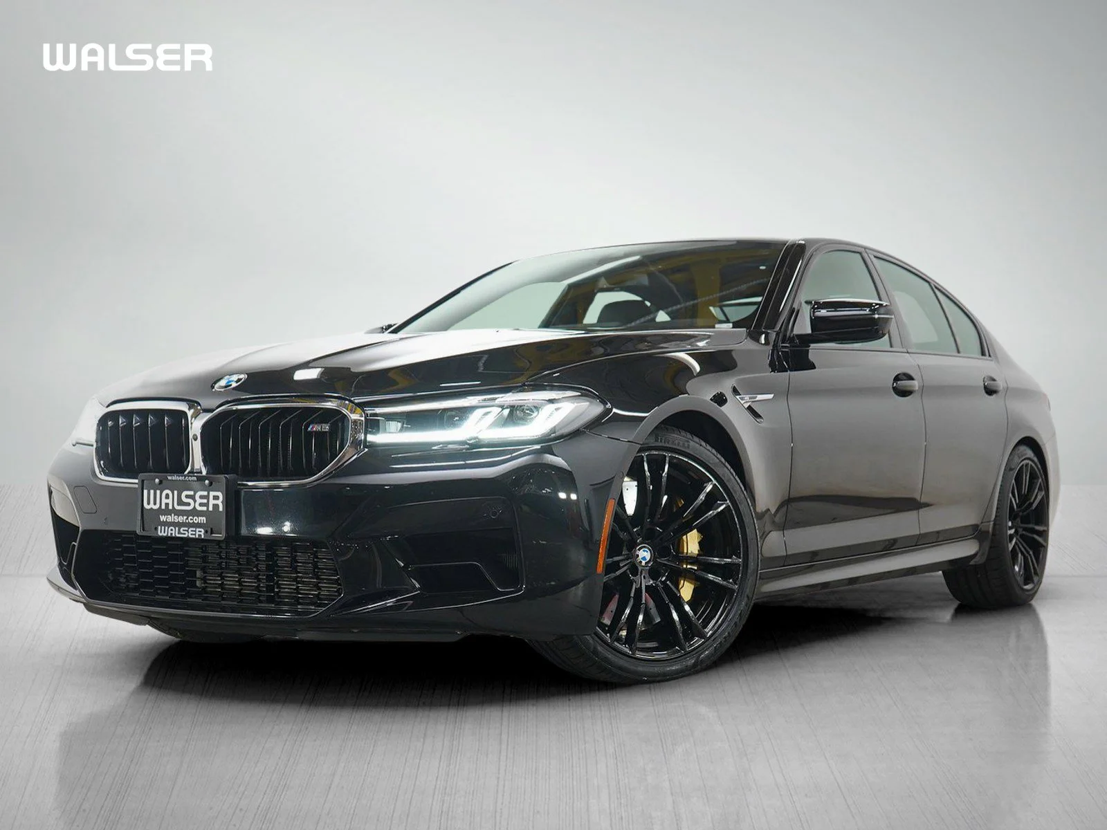 2023 BMW M5 -'s photo