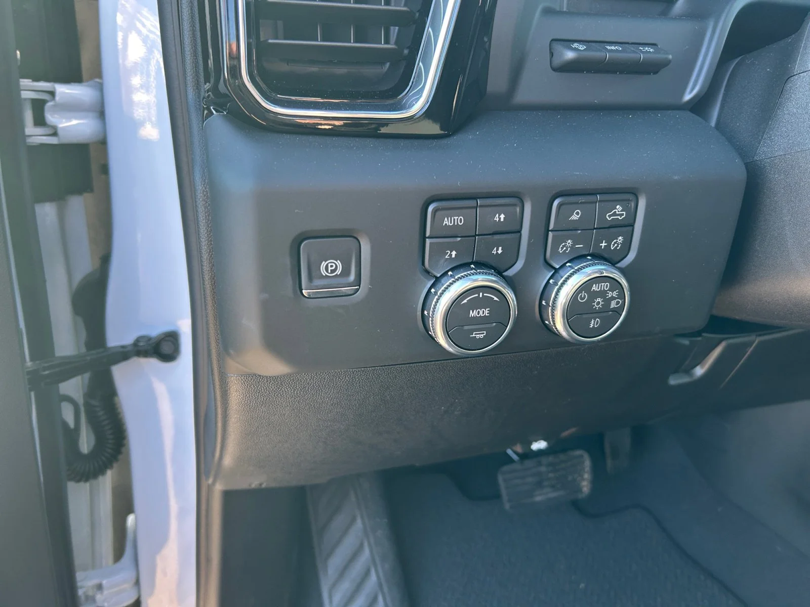 New 2026 Glacier White Tricoat GMC Denali image 16
