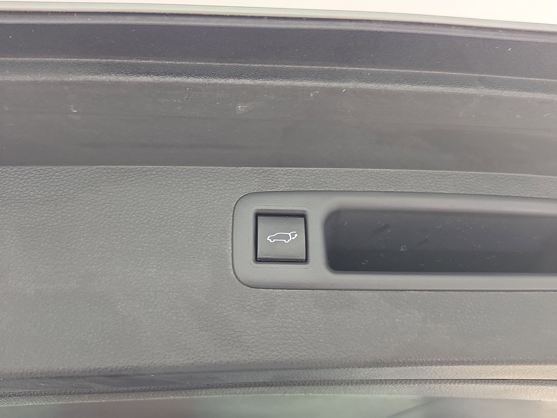 Used 2022 Silver Toyota XLE image 13