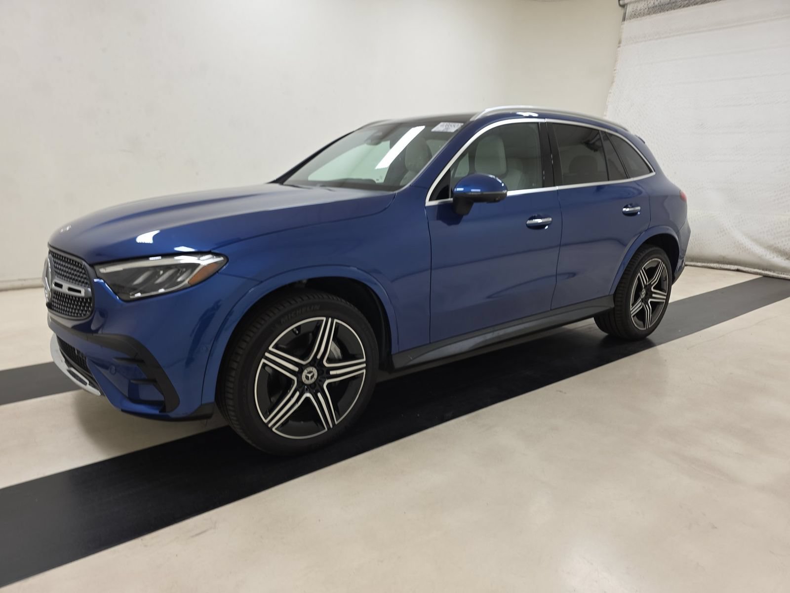 Used 2023 Blue Mercedes-Benz GLC 300 image 1
