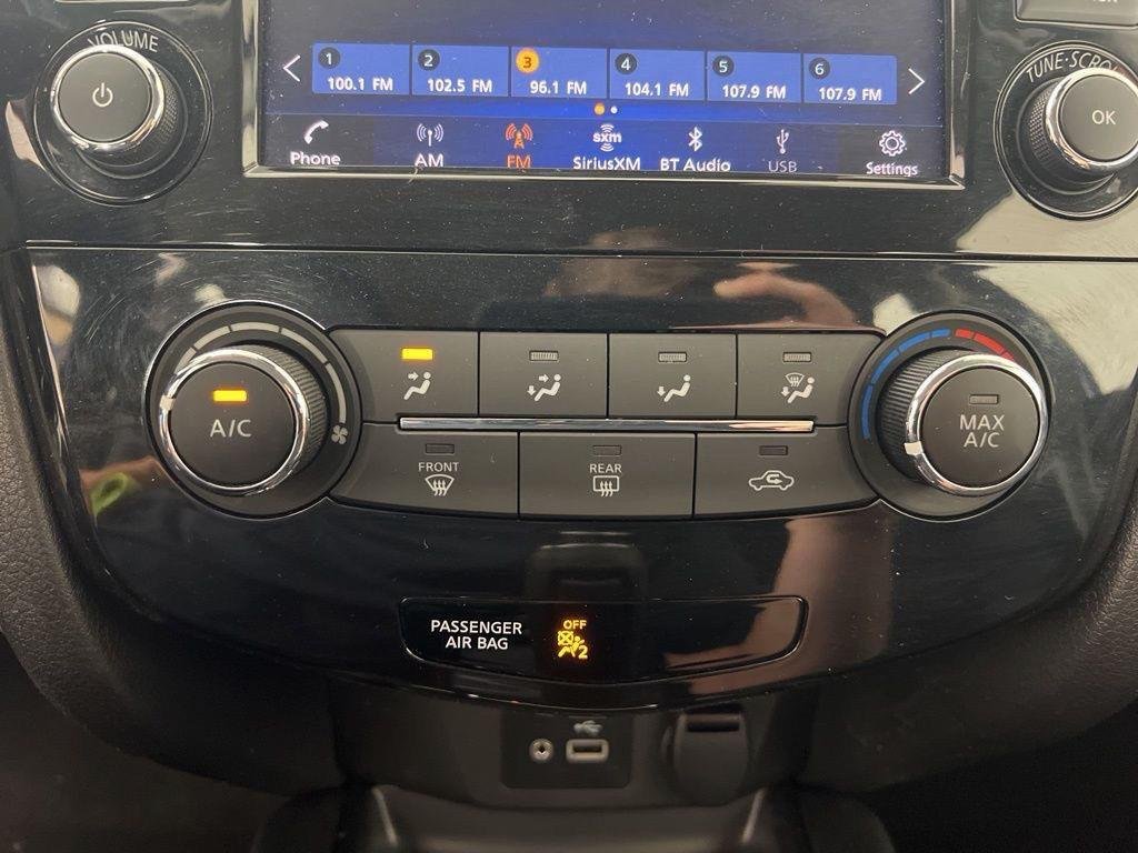 Used 2020 Caspian Blue Metallic Nissan S image 8