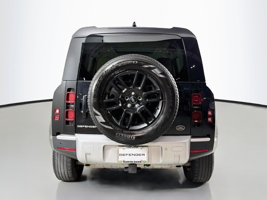 Used 2022 Black Land Rover S image 6