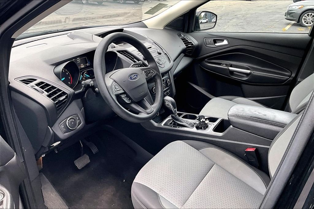 Used 2018 Shadow Black Ford SE image 10
