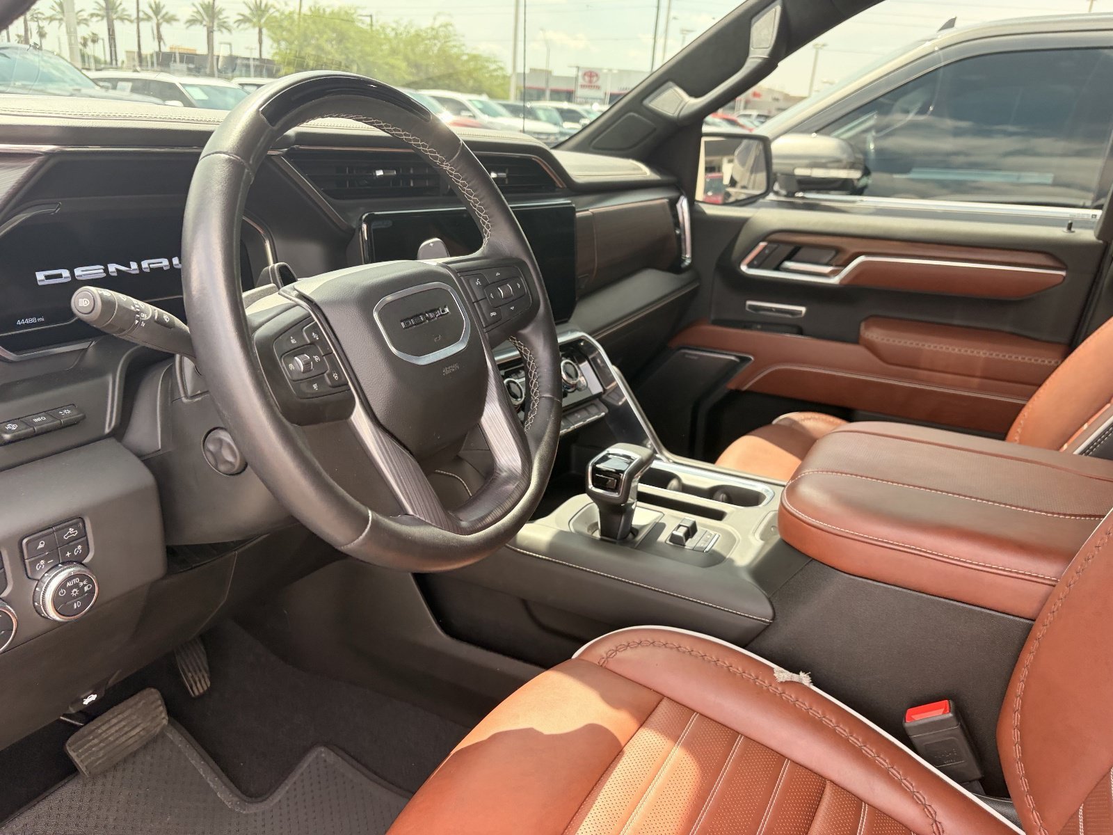 Used 2025 White Frost Tricoat GMC Denali Ultimate image 11