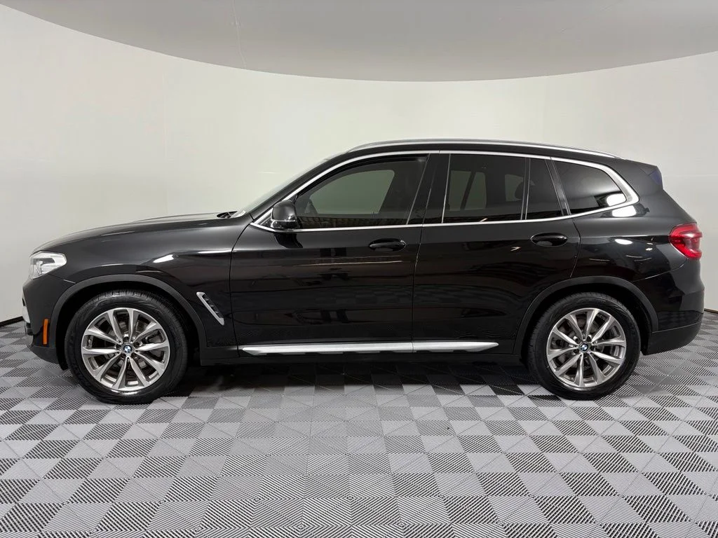 Used 2019 Black BMW xDrive30i image 14