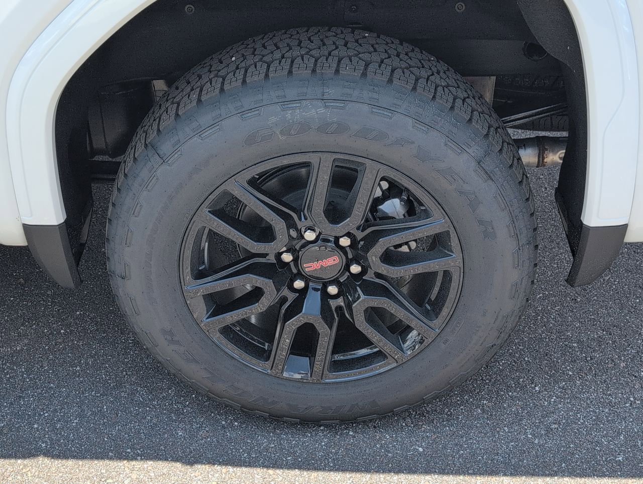 New 2026 Summit White GMC Elevation image 32