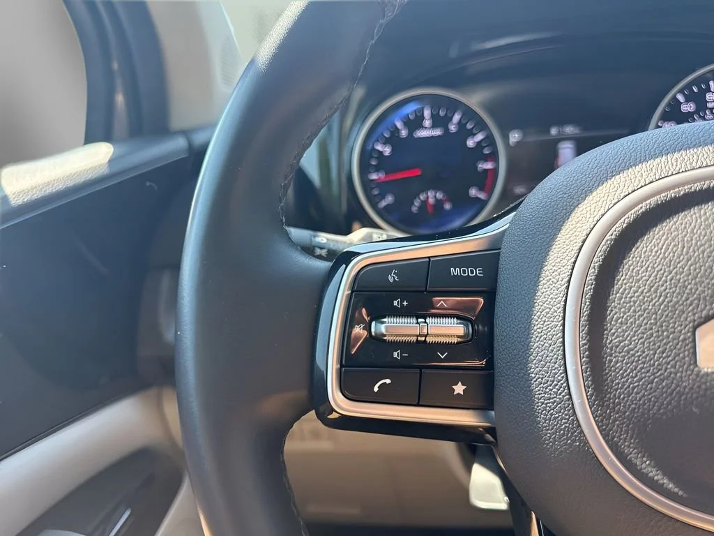 Used 2022  Kia EX image 24