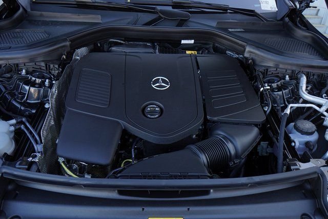 New 2026 Graphite Grey Metallic Mercedes-Benz GLC 300 image 29