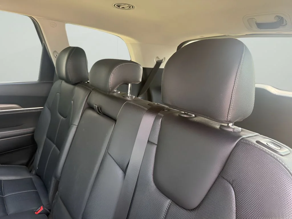 Used 2020 Everlasting Silver Kia EX image 13
