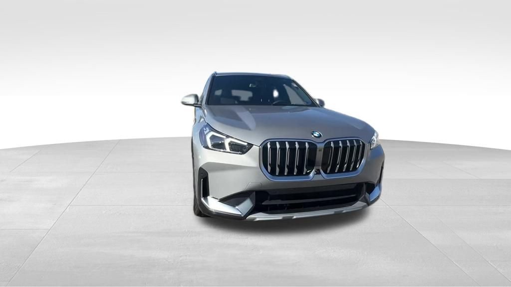 Used 2026 Silver BMW xDrive28i image 16