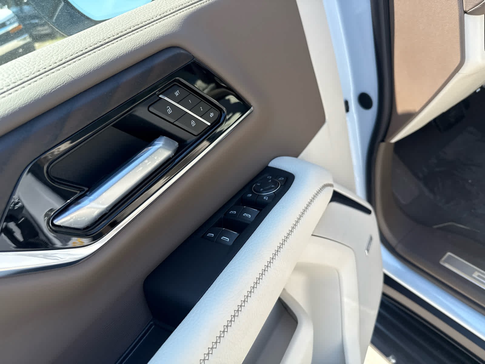 2026 GMC Yukon Denali - Photo 13