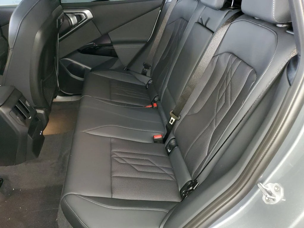 New 2026 Skyscraper Grey Metallic BMW 30 xDrive image 11