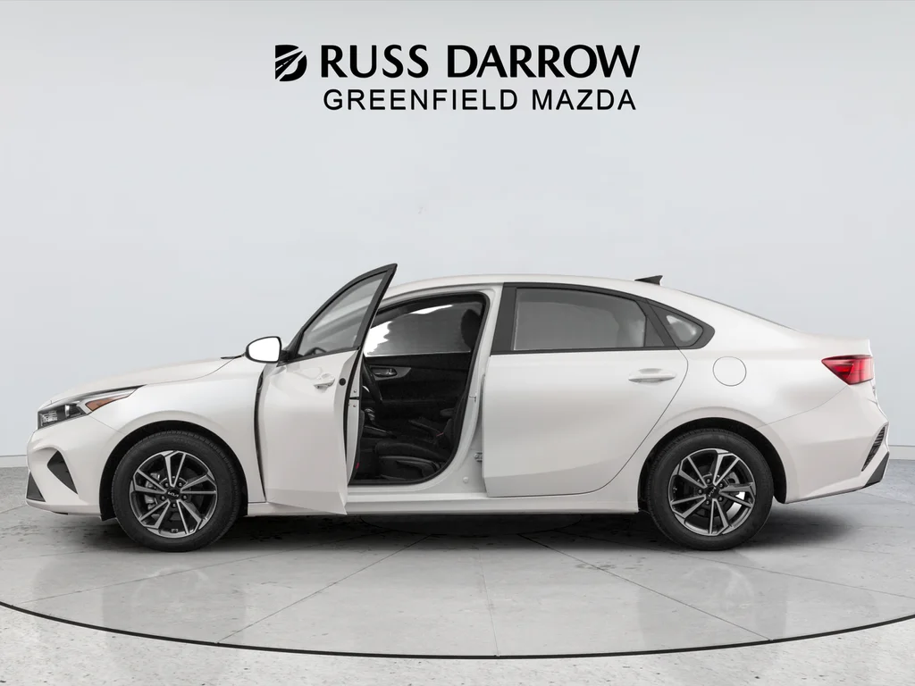 Used 2023 White Kia GT image 2