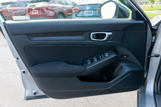 Used 2024  Honda Sport image 14