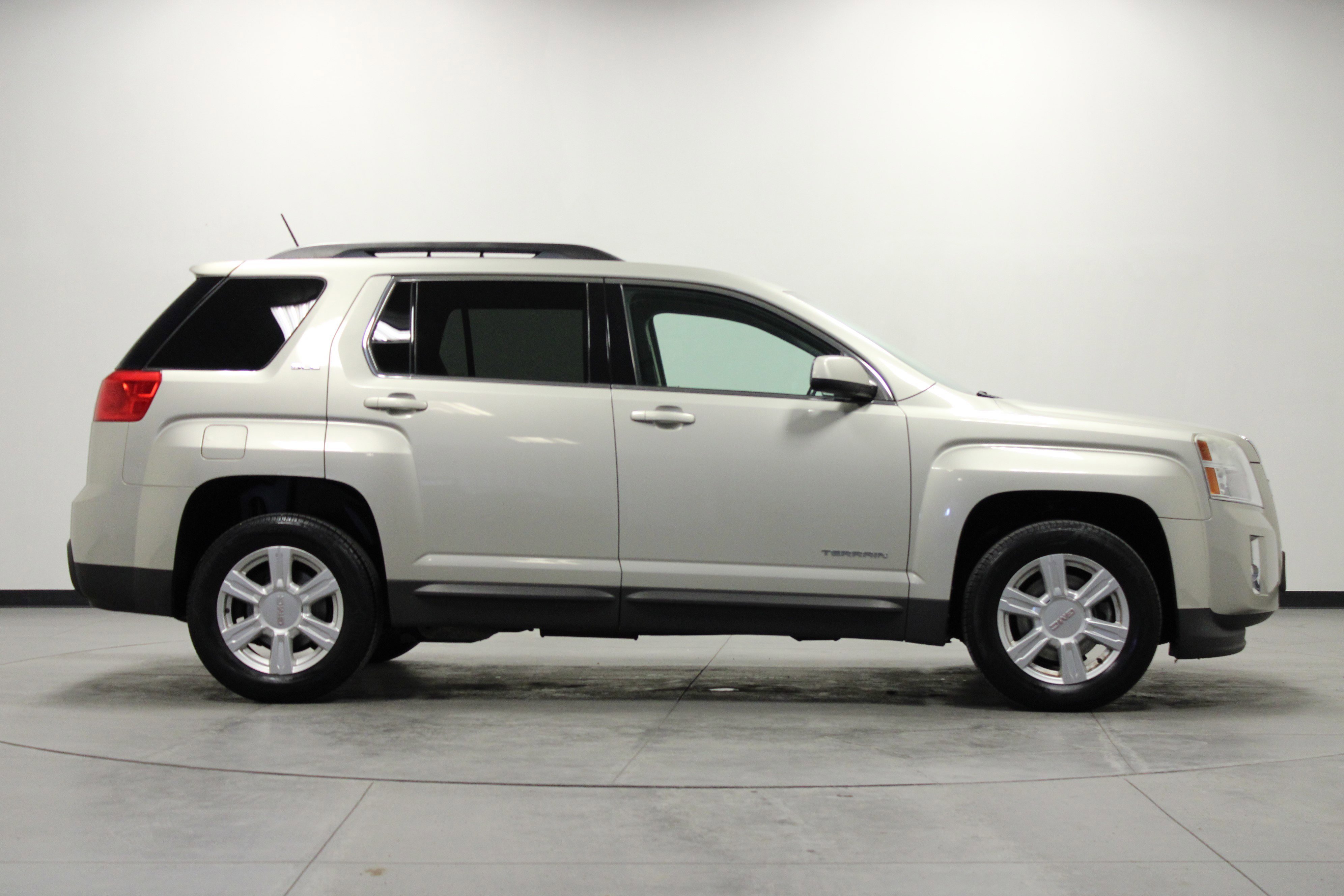 Used 2015 GMC Terrain SLE-2 with VIN 2GKALREKXF6333806 for sale in El Paso, IL