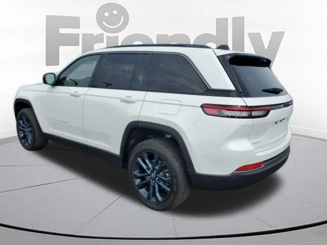 New 2026 Bright White Clear-Coat Exterior Paint Jeep  image 3