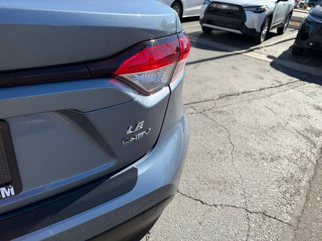 Used 2025  Toyota LE image 9