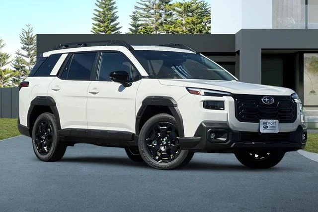 New 2026 CRYSTAL WHITE PEARL Subaru Limited image 2