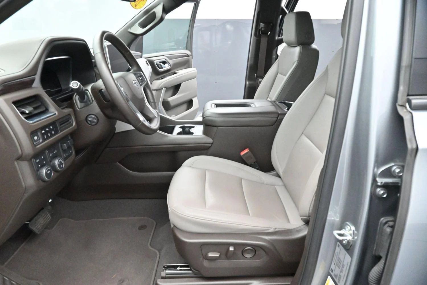 Used 2024 Sterling Gray Metallic Chevrolet Z71 image 15
