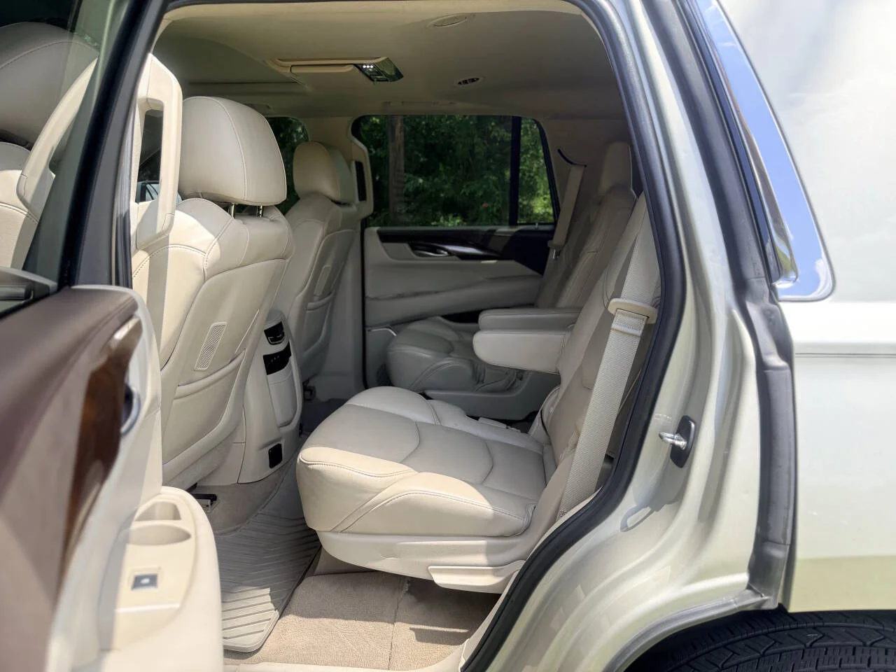 Used 2017 Tan Cadillac Premium Luxury 4x4 4dr SUV image 14