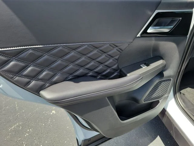 New 2026 White Nissan Platinum image 18
