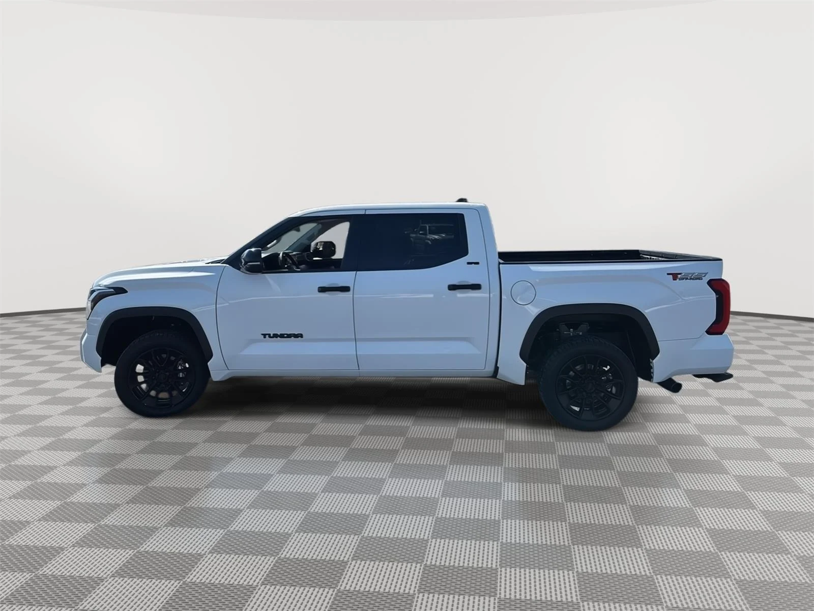Used 2023 Ice Cap Toyota SR5 image 23