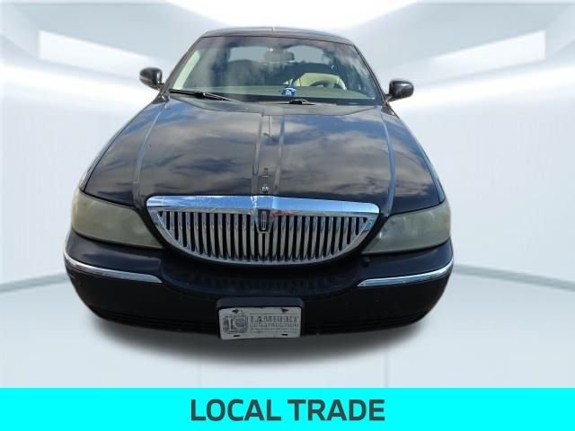 Used 2005 Lincoln Town Car Signature with VIN 1LNHM81W05Y646345 for sale in Pensacola, FL