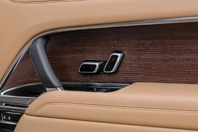 New 2027 Gold Land Rover SE image 59