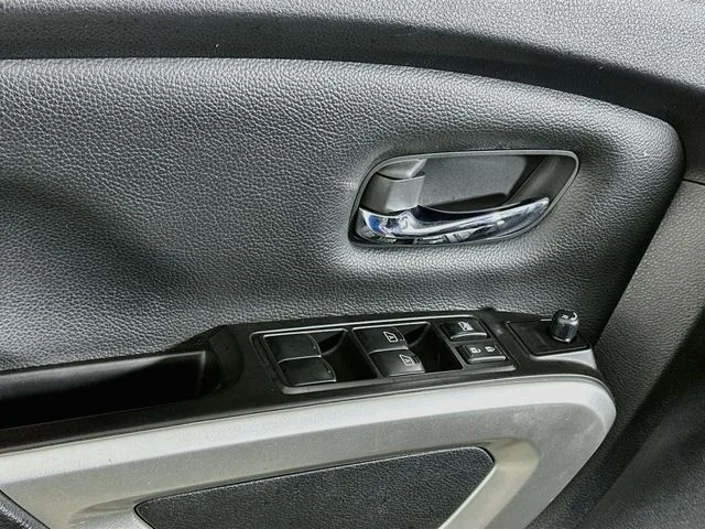 Used 2021 Blue Nissan SV image 10