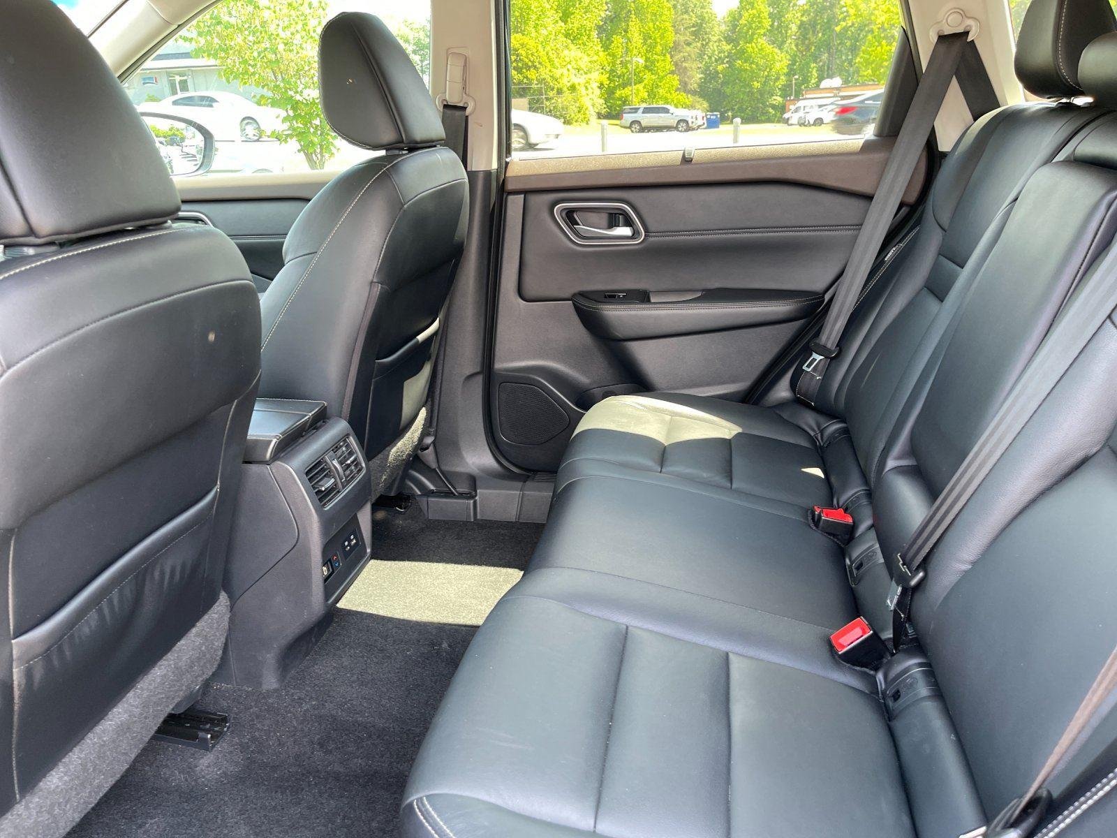 Used 2021 Super Black Nissan SL image 33