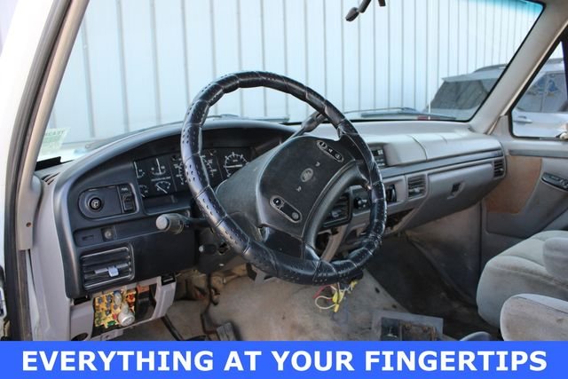 Used 1996 White Ford XL image 2