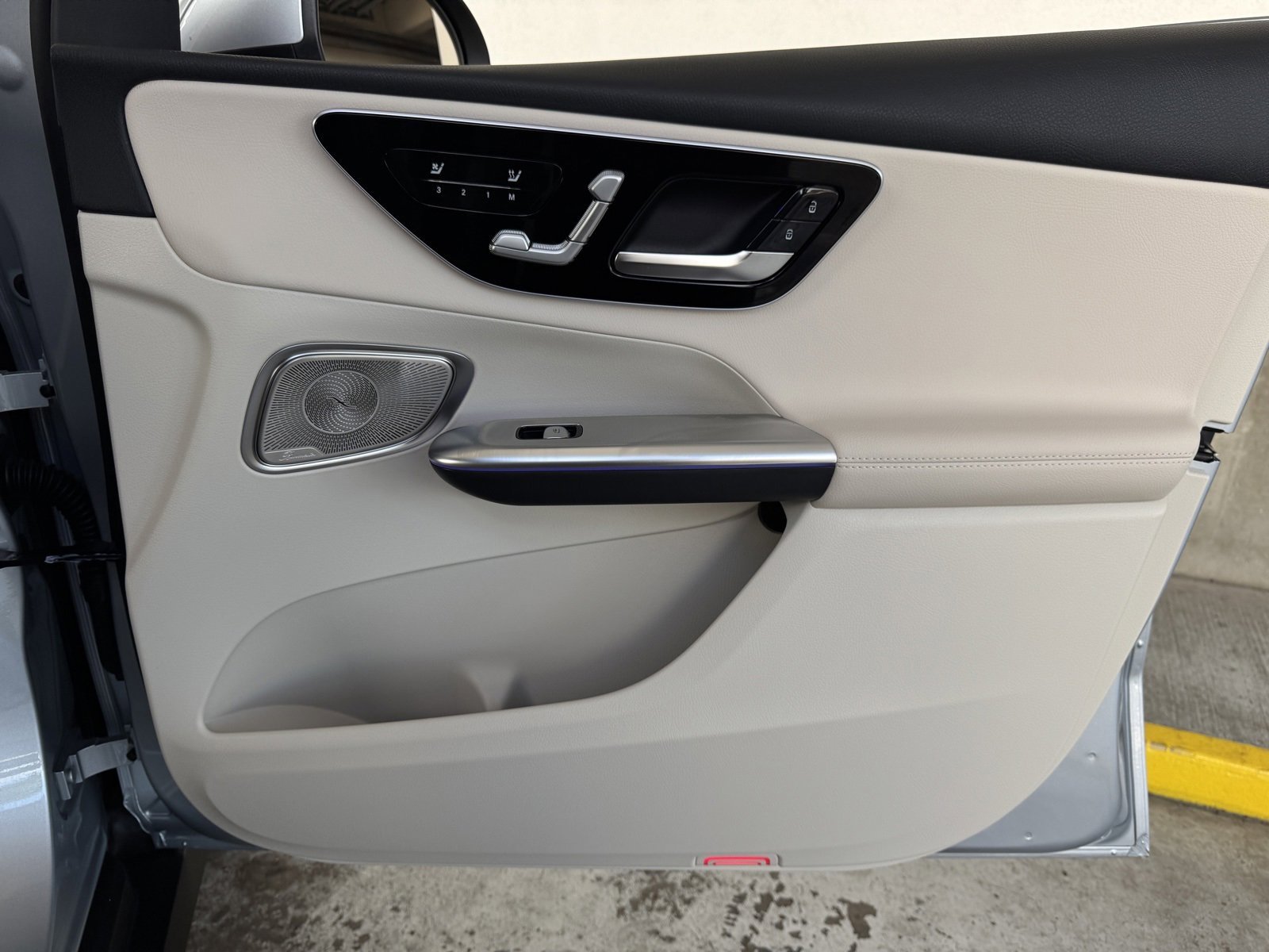 New 2026 Cirrus Silver Metallic Mercedes-Benz GLC 300 image 43
