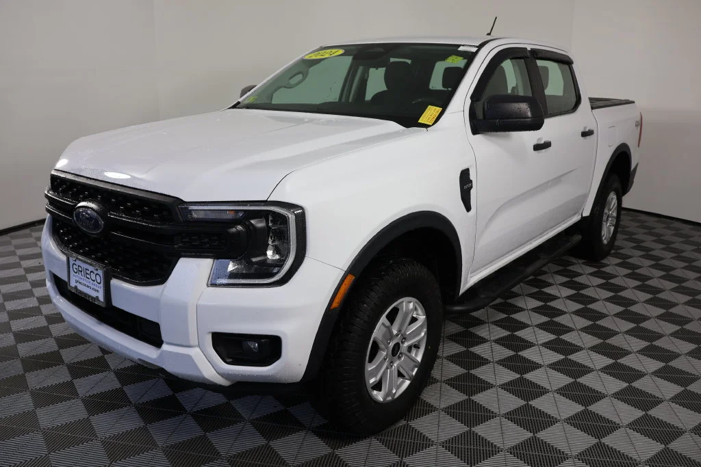 Used 2024 White Ford XL image 4