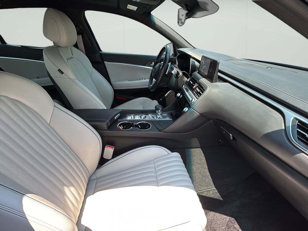 2025 GENESIS G70 Standard - Photo 41