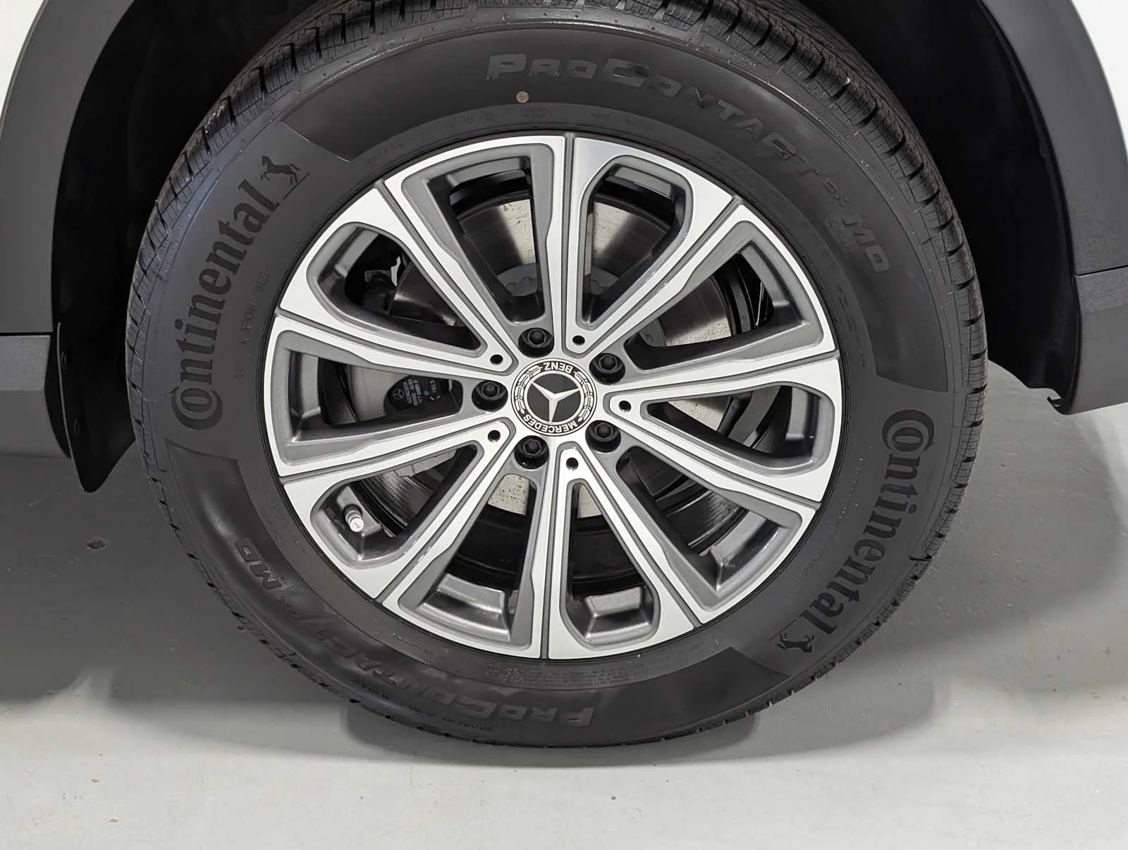 Certified Used 2026 Polar White Mercedes-Benz GLC 300 image 3