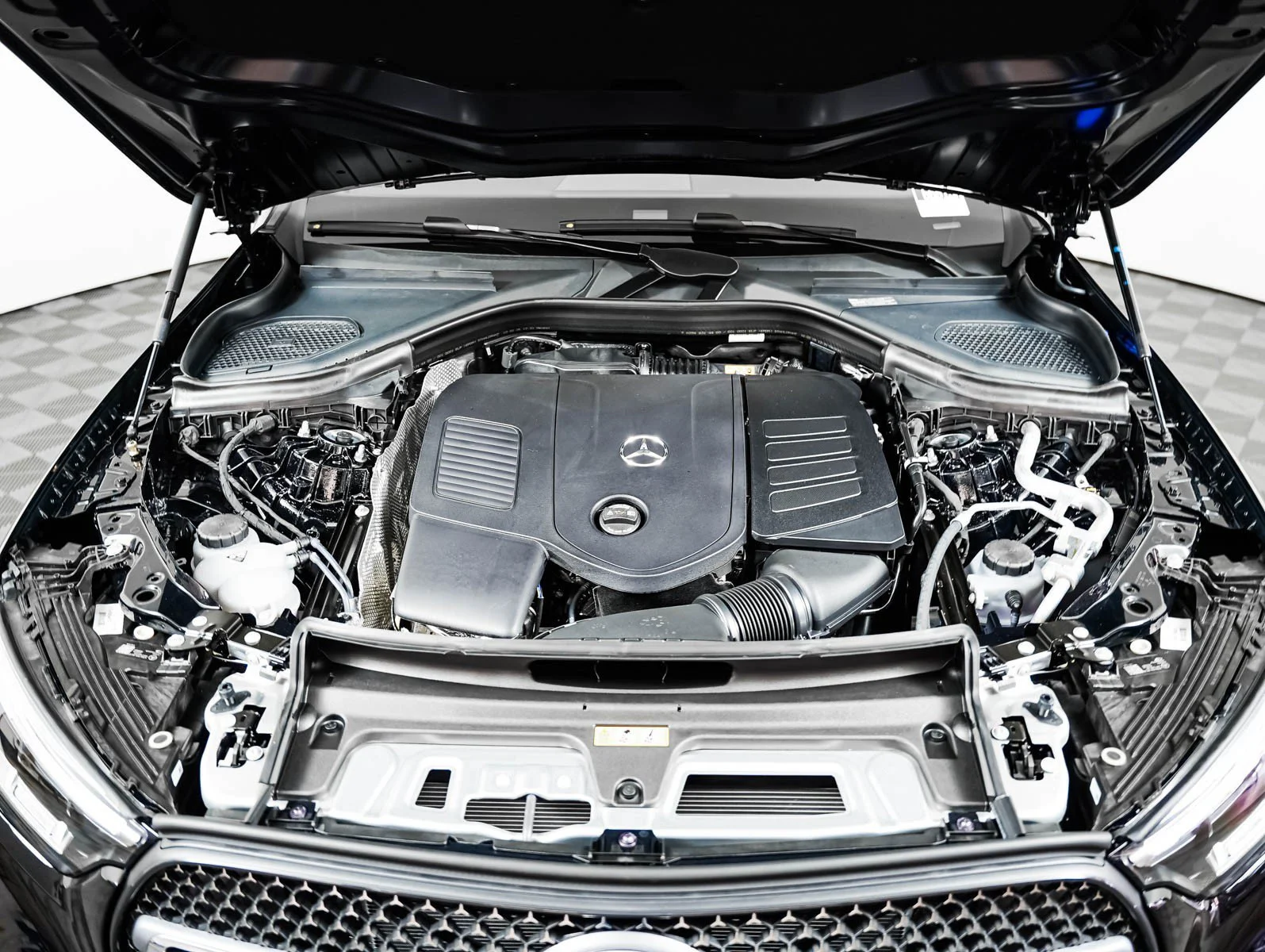 New 2026 Black Mercedes-Benz  image 4