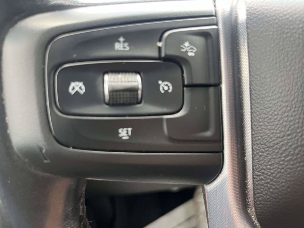 Used 2022 Silver GMC SLT image 18