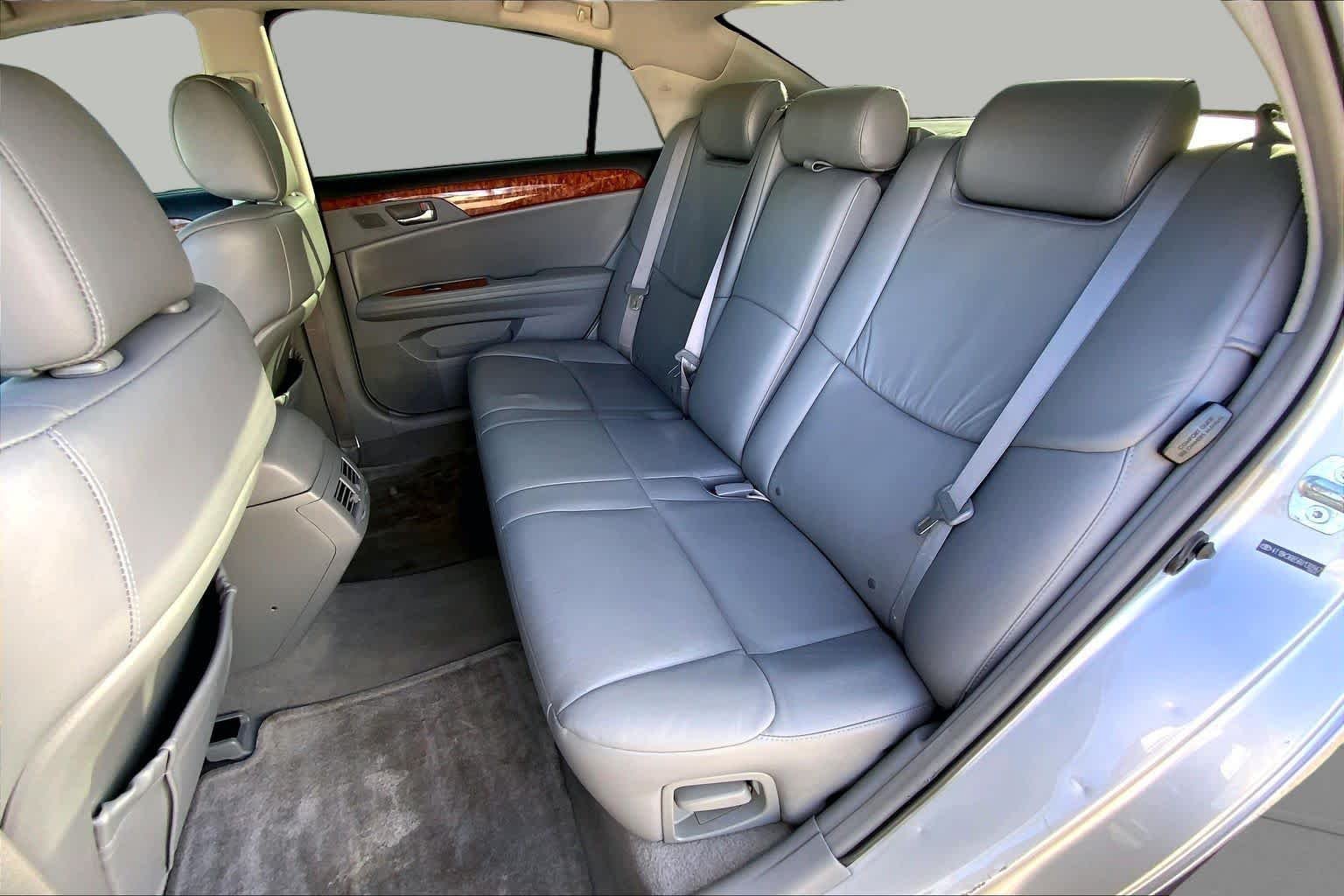 Used 2006 Titanium Metallic Toyota XLS image 17