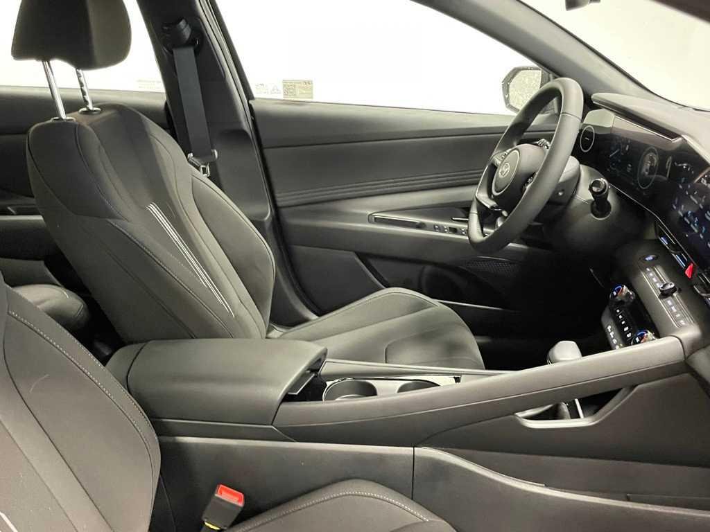 New 2025 Abyss Black Hyundai SEL Sport image 40