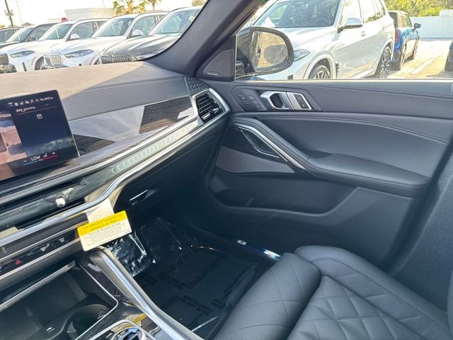 New 2027 Black Sapphire Metallic BMW xDrive40i image 21